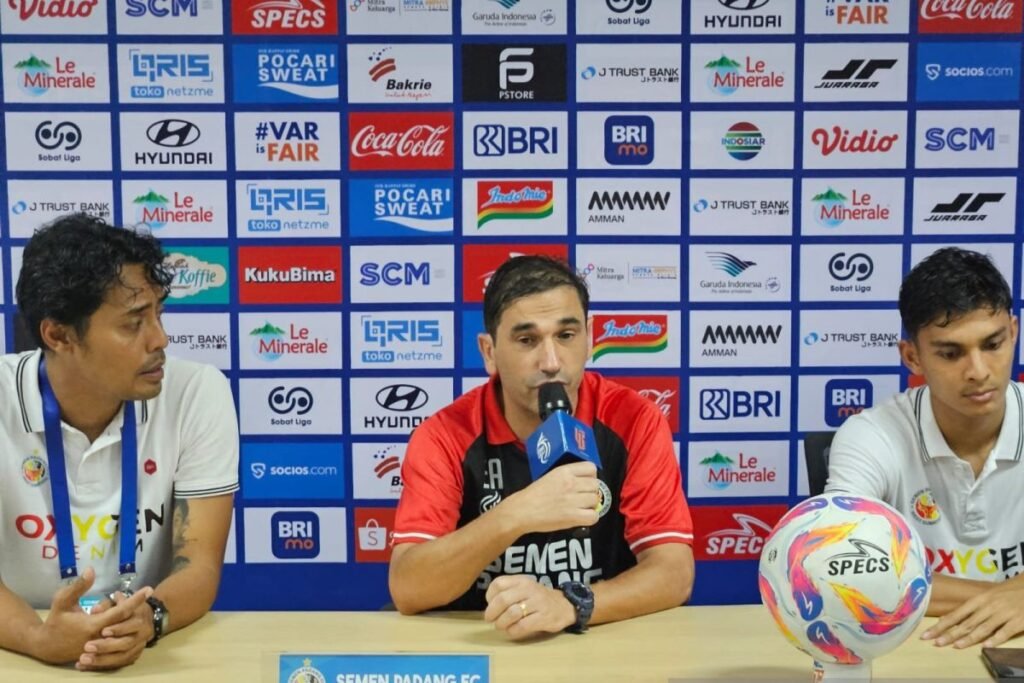 Pelatih Semen Padang Sangat Senang dengan Kemenangan Melawan Persija di Kandang