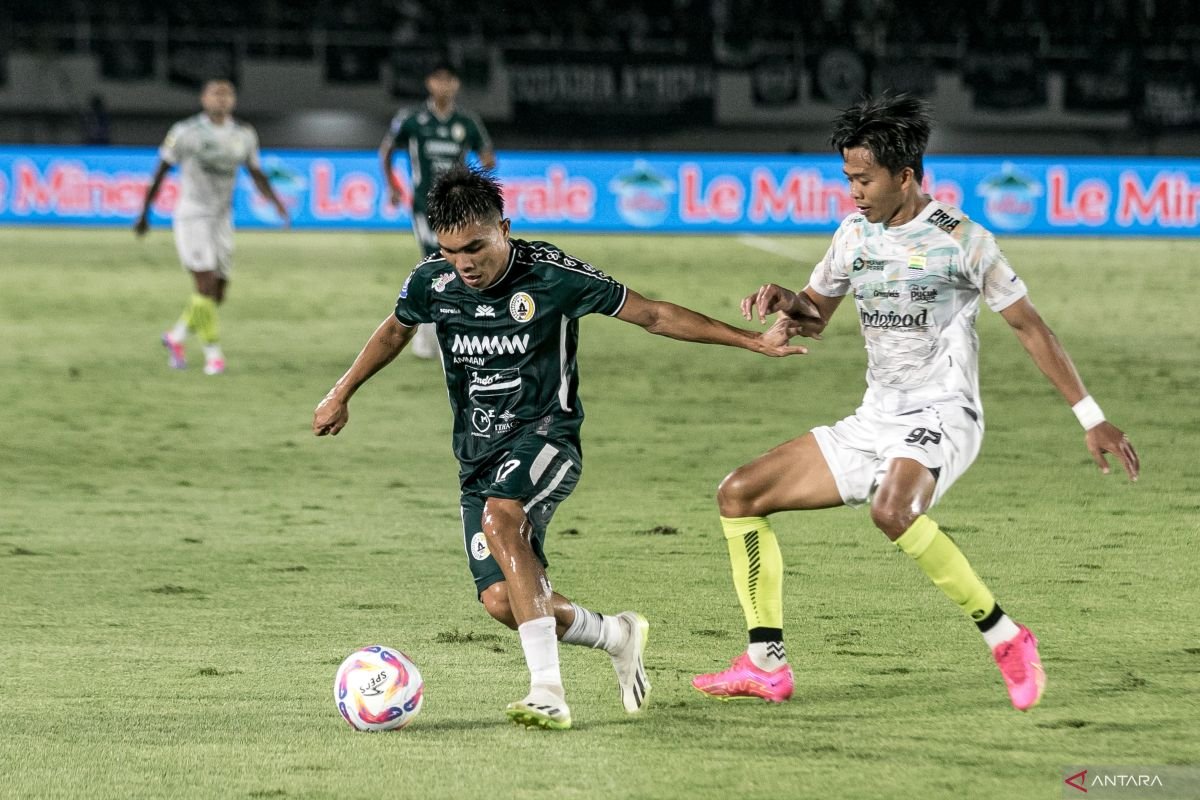 Persib Bandung Resmi Berpisah dengan Edo Febriansah