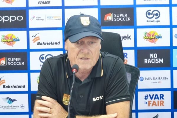 Pelatih Persis Mengakui Penampilan Buruk Tim Melawan Bhayangkara