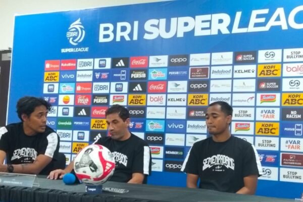 Almeida Yakinkan Persib Masih Mengancam Walau Tanpa Ramon Tanque