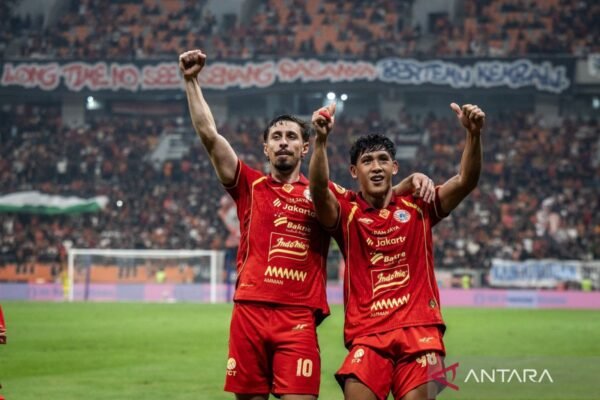 Berikut adalah beberapa alternatif judul untuk "Empat laga besar menanti Persija di bulan Agustus, berikut jadwalnya":

1. "Agustus Menjadi Bulan Krusial: Empat Pertandingan Besar untuk Persija"
2. "Persija Bersiap: Jadwal Empat Laga Penting di Bulan Agustus"
3. "Menghadapi Tantangan: Empat Duel Seru Persija di Agustus"
4. "Persija di Bulan Agustus: Empat Pertandingan Penting yang Menanti"
5. "Laga-Laga Seru: Jadwal Empat Pertandingan Persija di Bulan Agustus"
6. "Agustus: Bulan Penuh Tantangan dengan Empat Laga Besar bagi Persija"
7. "Empat Laga Strategis untuk Persija: Simak Jadwal Agustus"
8. "Persija Menghadapi Agustus dengan Empat Pertandingan Menarik" 

Silakan pilih atau modifikasi sesuai kebutuhan!