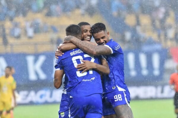 Persib Targetkan Kemenangan Perdana Saat Menjamu Lion City