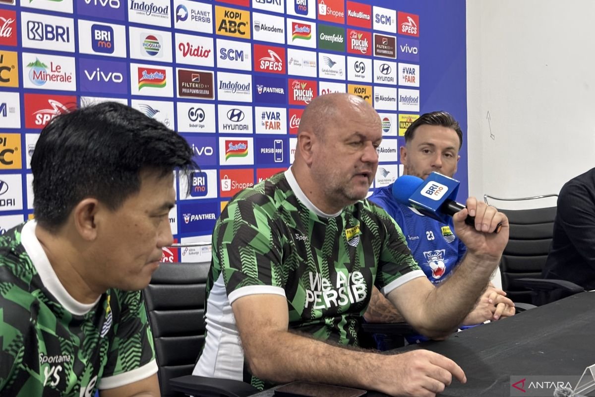 Bojan Menyampaikan Penundaan Laga Tandang Persib Melawan Malut United